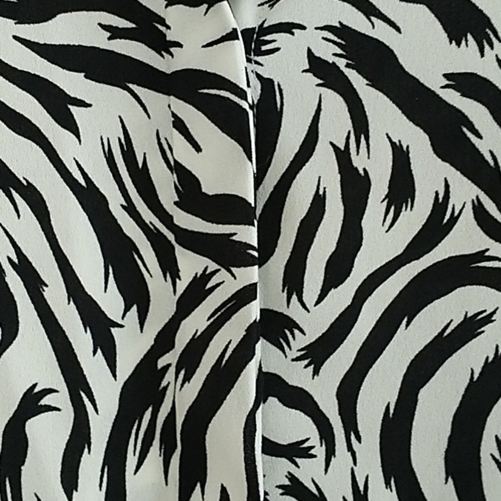 Halogen Ivory Black Feather Tiger Shirt 1x - Picture 2 of 11